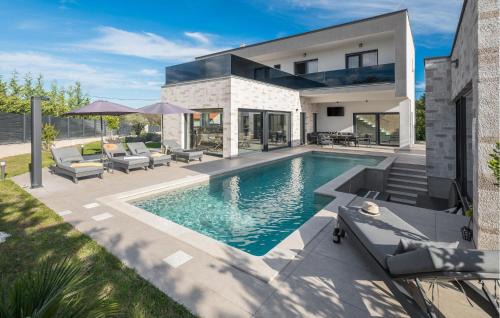 Jacuzzi And Sauna Villa