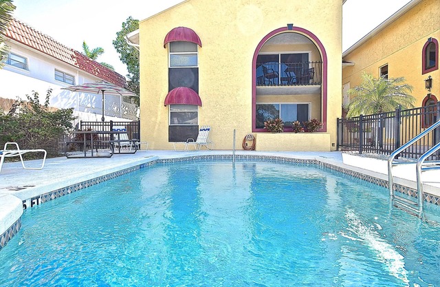 JANUARY SPECIAL: Under $5,000! Minutes to Siesta Key.