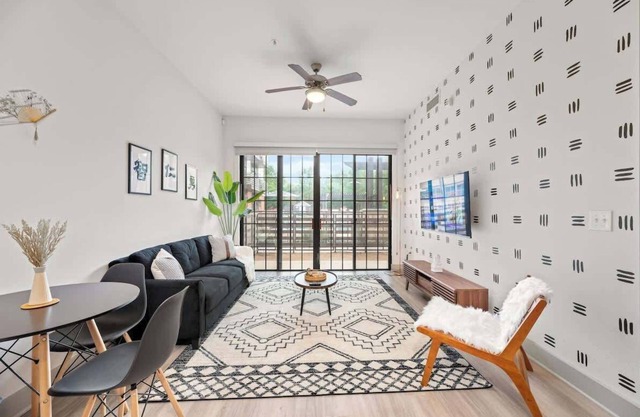 Japanese Zen 1BR | Bishop Arts No Cleaning Fee - D