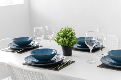 JASIG APARTMENTS - Comfy 3 Bedroom house in Nottingham, Sleeps 6