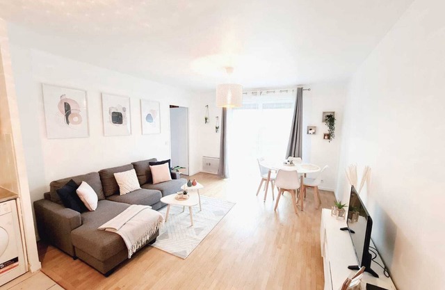 JO 2024 - Apartment 4 pers - Subway + train station/Private parking/Elevator