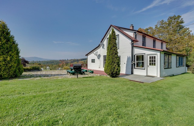 'John's Farmhouse in Mount Snow' on 120 Acres!