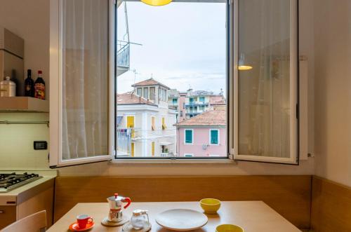 JOIVY Apt for 4, metres from beach, in Sestri Levante