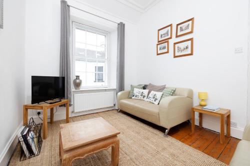 JOIVY Cosy Flat in the Heart of Edinburgh