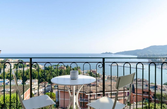 JOIVY Spectacular Sea View Apt for 5 with Terrace