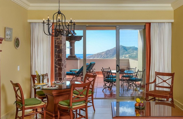 Jr Suite, Pueblo Bonito Sunset Beach Golf & Spa in Cabo San Lucas