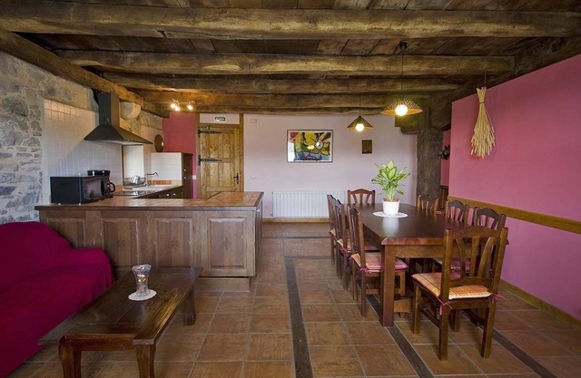 Juansarenea - Sukaldeberri. Cozy rural house.