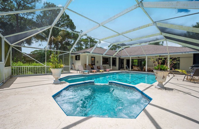 Jupiter Farms Country Estate: Pool, Spa, Lakefront