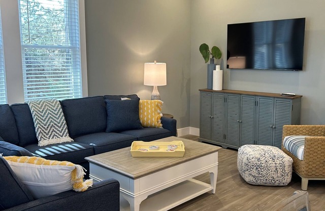 Just Beachy! Short Walk To The Beach