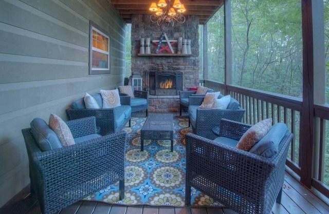 Just Like Heaven- Luxury Mountain Retreat | Hot Tub | Outdoor Games & Fireplace