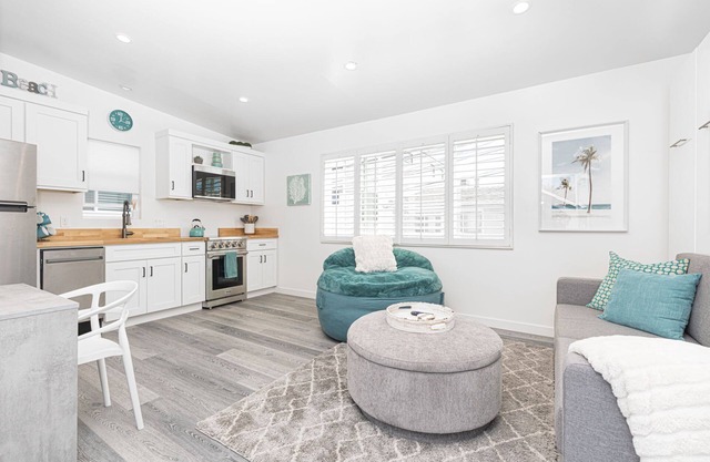 JUST LISTED | 30+ Night | Stylish Studio w/Sun Deck | Private Yet Central to the Newport Favorites!