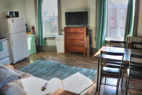 K2 Affordable 2nd Floor 1BR Near MTU w Keweenaw Fun