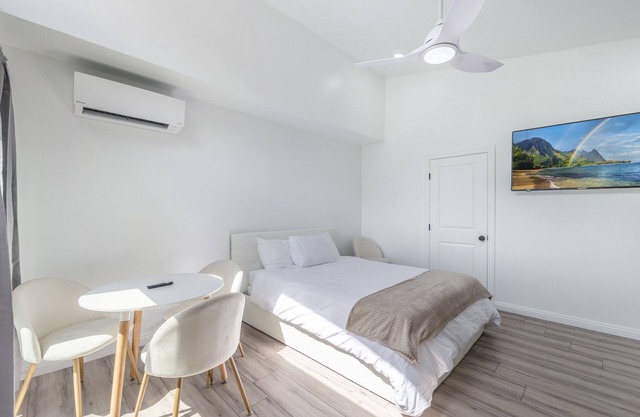 Kailua Studio - Walk to Beach + Parking, A/C, WiFi
