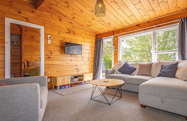 Kaka Retreat - Taupo Holiday Home