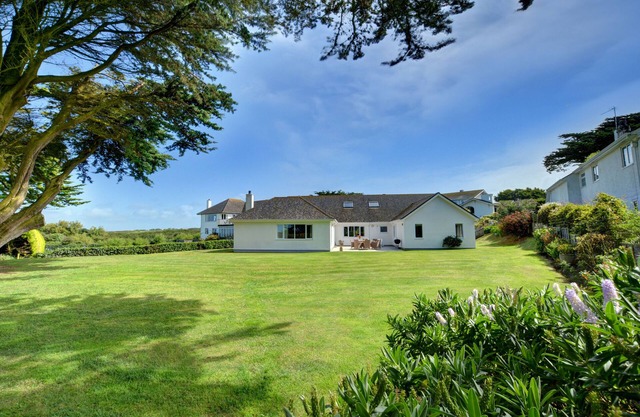 Kalundu - Four Bedroom House, Sleeps 8