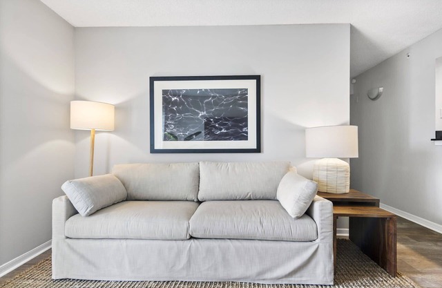 Kasa | Inviting 2 BD + Amenity Access | Delray Beach