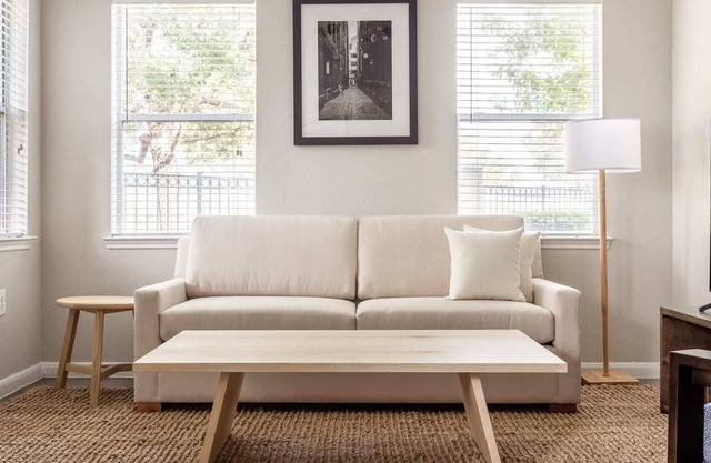 Kasa | Inviting 2BD in South Houston | Pearland