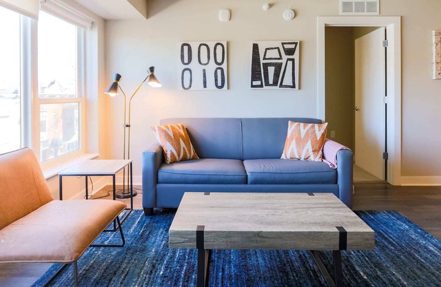 Kasa | Self Check-In + Walk to Eateries | Minneapolis