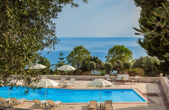 Kefalonia, Lourdata studios (Eagle's Nest) with stunning sea view, swimming pool