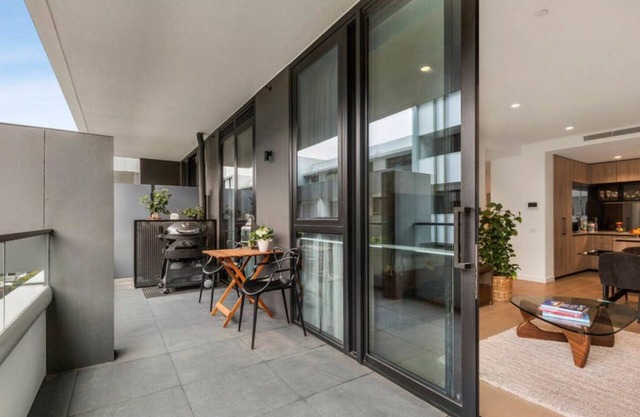 Kew 8 Night Stay Min Max 2 adults