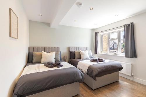 Kew View Suite 2BR Sleeps 9, Walk to Tube & Sights