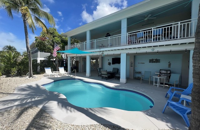 Keys Paradise 2-bedroom, 2-bath with heated pool & direct access to the Atlantic