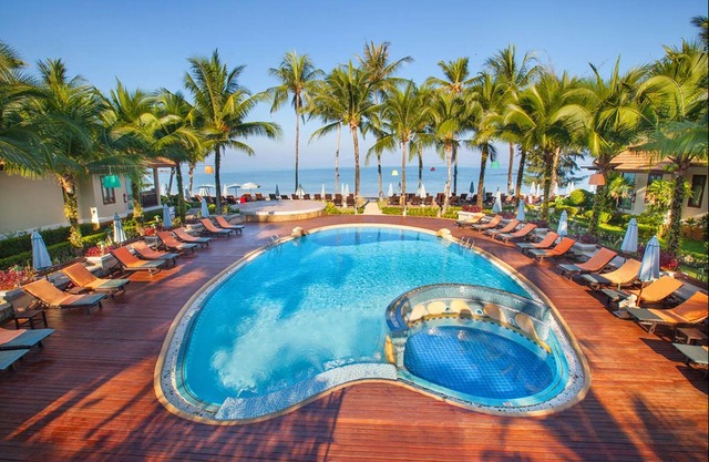 Khaolak Bay Front Resort