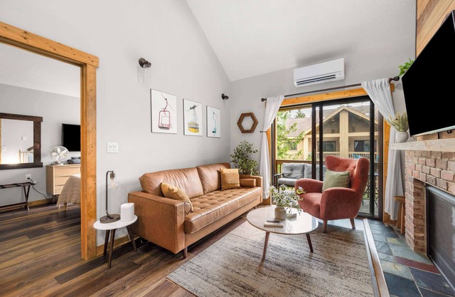 King Bed, A/C, Pickleball, Patio w/Grill