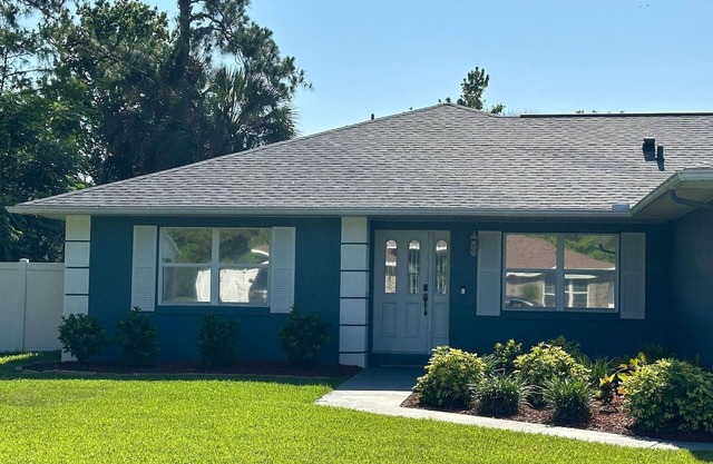 King BED Hottub Palm Coast