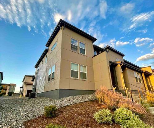 KING Beds/FREE PARKING/Coffee/Pool/HotTub