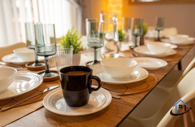 King beds workspace corporates parking sleeps 8n