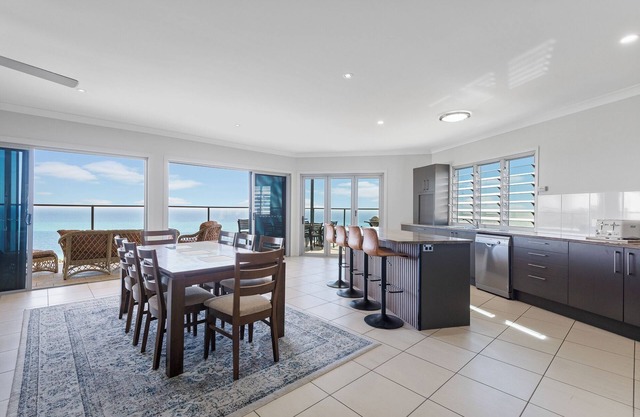King of the Hill - Tangalooma