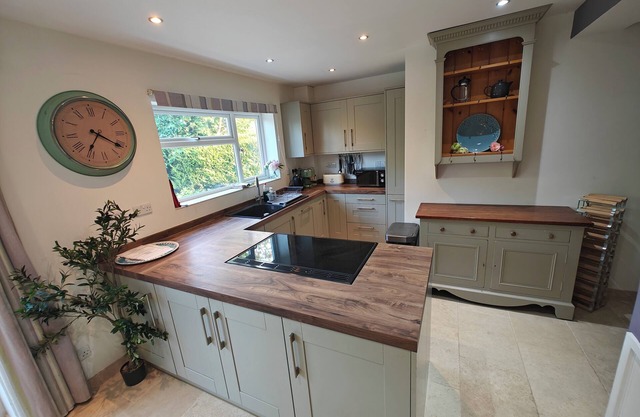 KingArthur’sRest-Charming Country Home, Garden& Hot Tub. Sleeps 10. Pet friendly