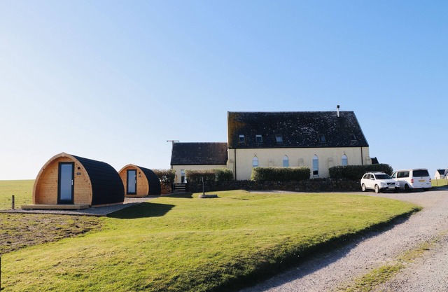 Kirkapol Pod Sleeps 2 with Ocean Views