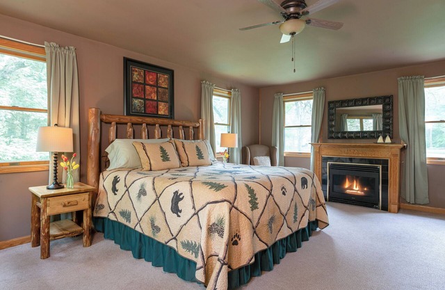 Kishauwau Cabins - Jack's Deluxe Romantic cabin 10 minutes from Starved Rockn