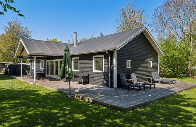 "Kjell" - 1.5km from the sea by Interhome