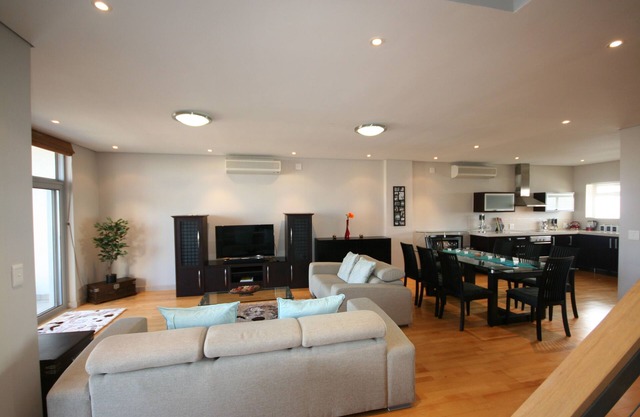 Knightsbridge 902E by CTHA