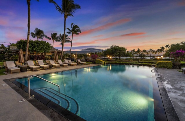 Kolea Penthouse16F"ALWAYS-ON-MY-MIIIND". DIRECT BEACH ACCESS, Beach gear & More