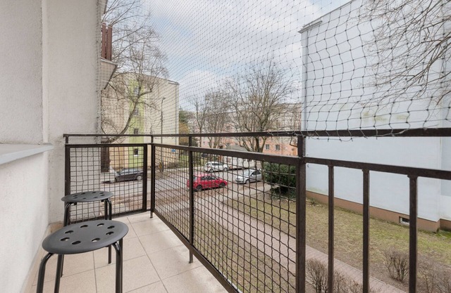 Kolorowa Studio Apartment by Renters
