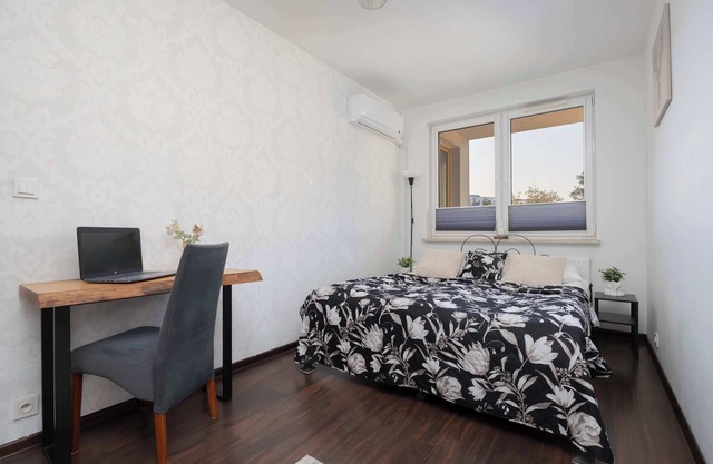 Kowalczyka 1 | Comfortable Apartment | Parking