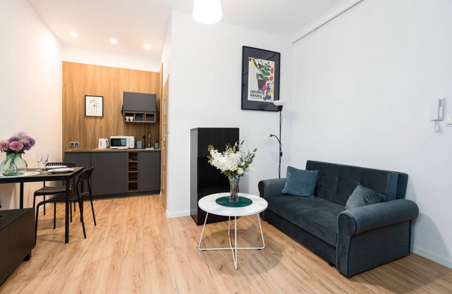 Kwiatowa 6 | Spacious Apartment | Balcony