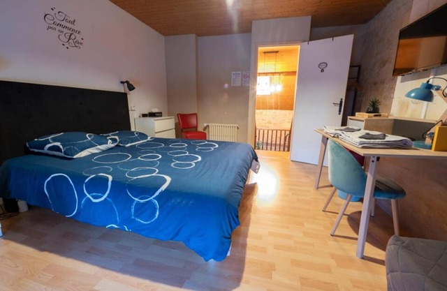 “L’entre Deux Vignes” Room with Wi-Fi