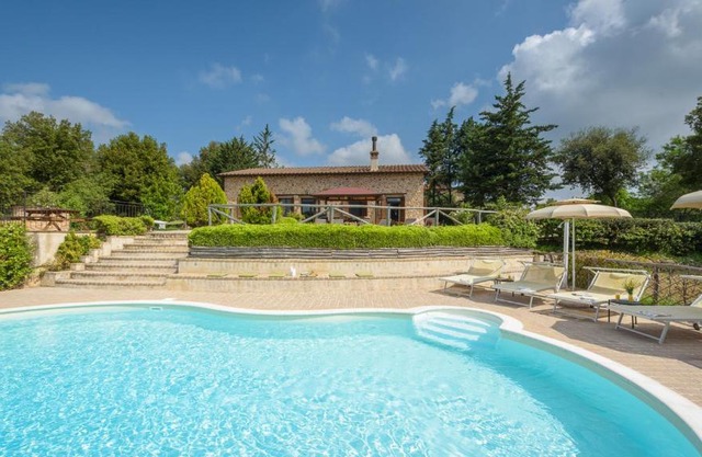 L'Ovile 8, Emma Villas
