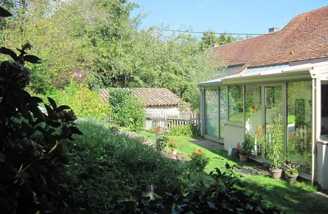 La Buissonnière in South Burgundy: whole house with swimming pool