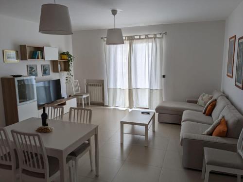 La Casa dei Due Mari - large apartment with parking