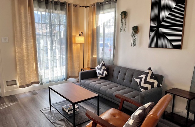 LA Chic 1BR in Glendale Near Hollywood and Downtown LA