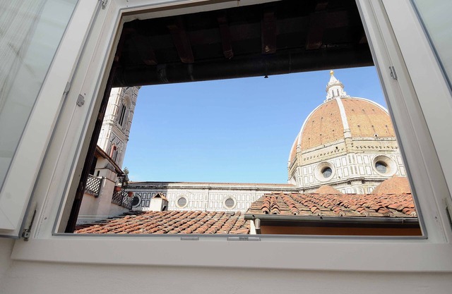 LA CUPOLA apartment with a view of the cathedral, it feels like touching it!