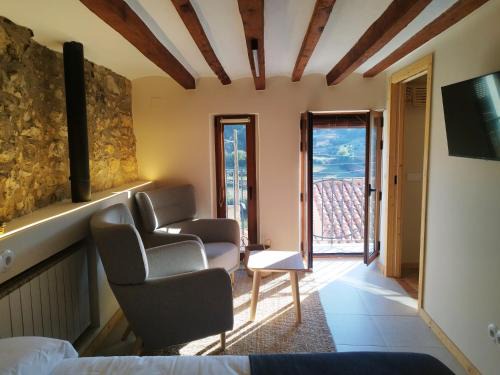 LA DULA, Casa Boutique en el casco antiguo y junto a la montaña