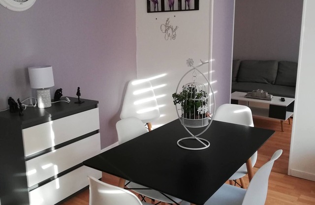 La Fère Du Siècle - Spacious apartment in city center