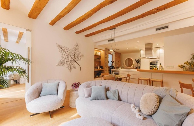 La Joia del Barri Vell - Holiday Apartment in Girona | Bravissimo